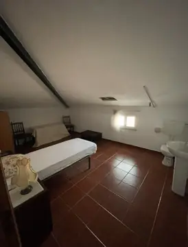 Moradia T2 renovada no Ladoeiro (foto 9)