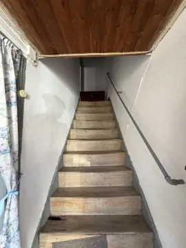 Moradia T4 com sótão no Ladoeiro (foto 12)