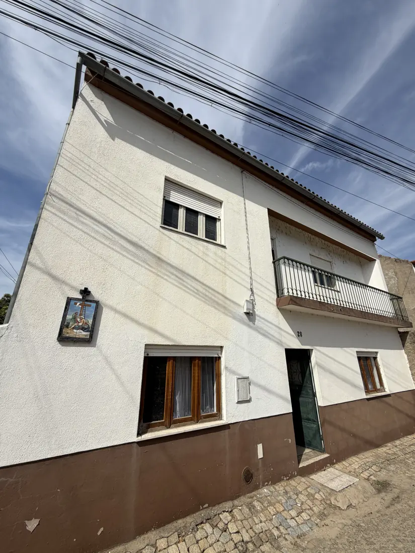 Moradia T7 com quintal no Ladoeiro